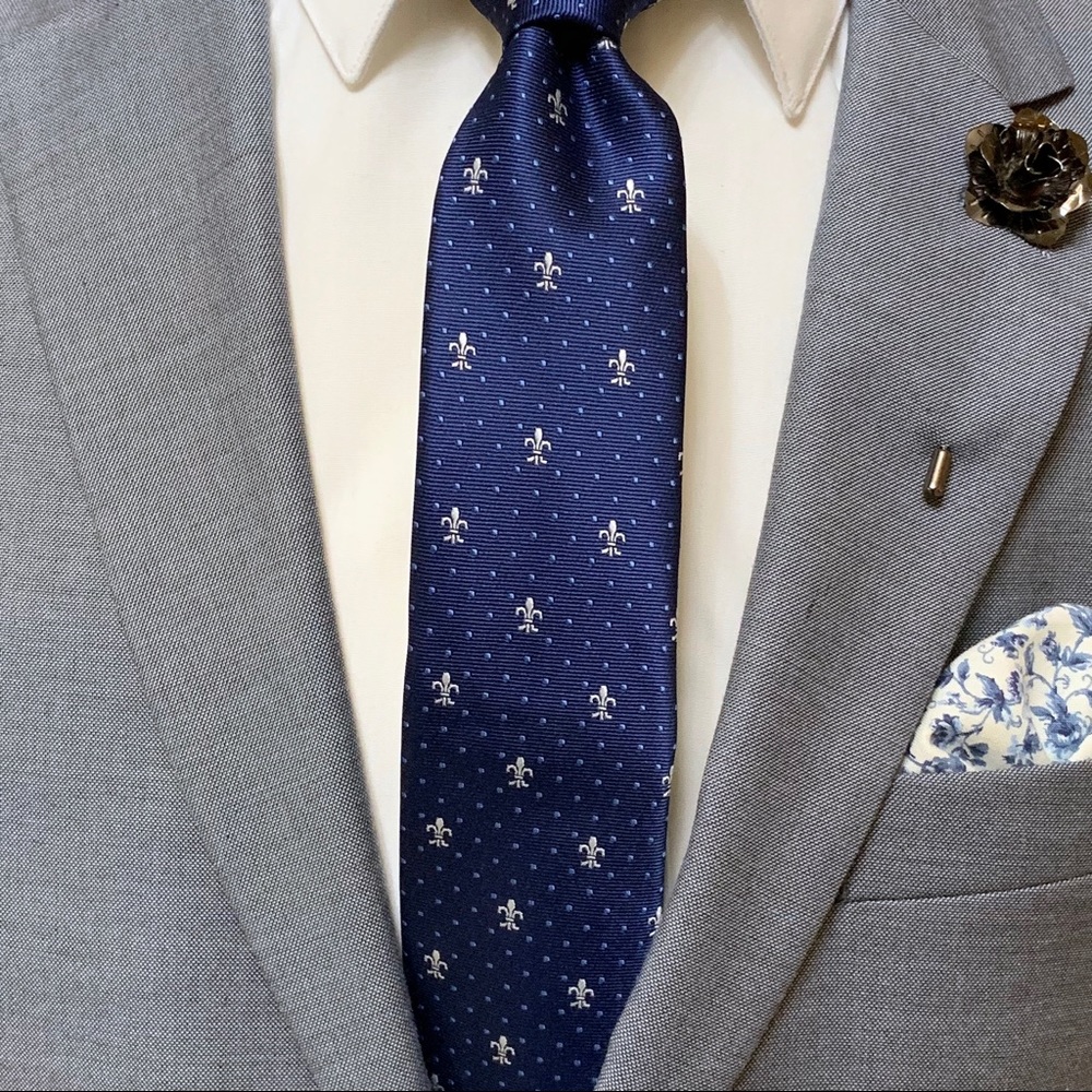 Men's Ocean Blue Fleur De Lis Work Party Necktie - Picture 2 of 2